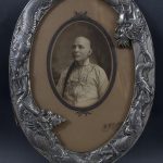Chung Ling Soo’s personal Chinese style frame containing Soo’s photographic portrait