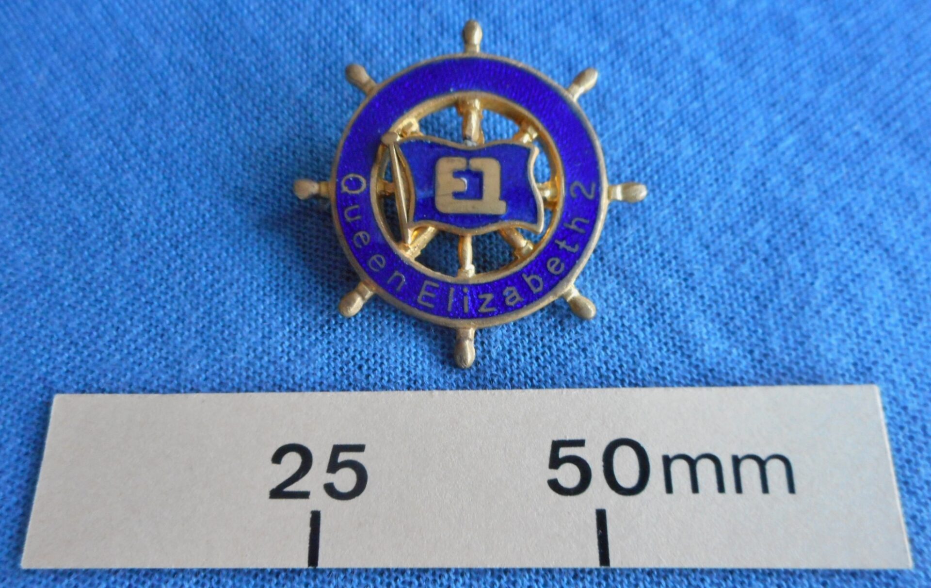 Queen Elizabeth 2 badge