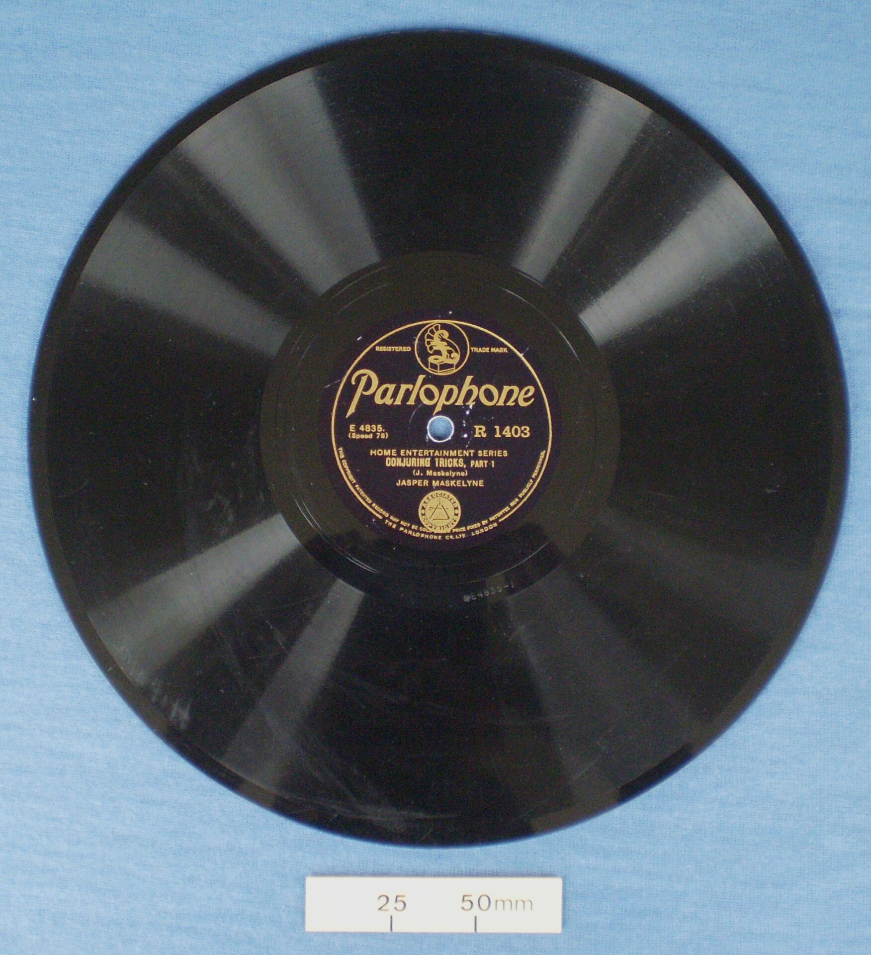 78 rpm Parlophone record R1403. Home Entertainment Series, Conjuring Tricks by Jasper Maskelyne