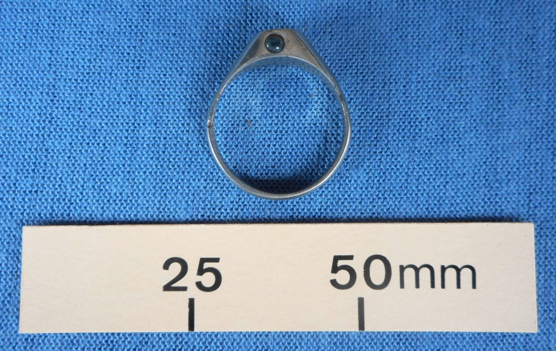 Stanhope ring with tasteful picture of three naked ladies
