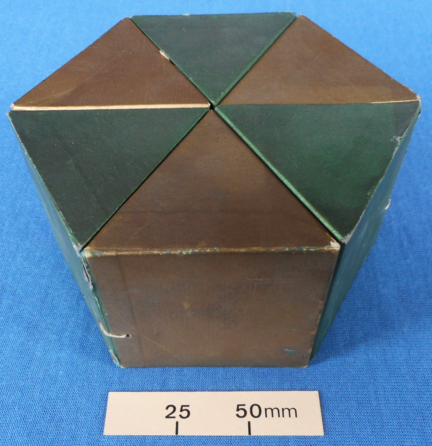 Unusual presentation box for handkerchiefs
