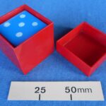 Plastic divination die box