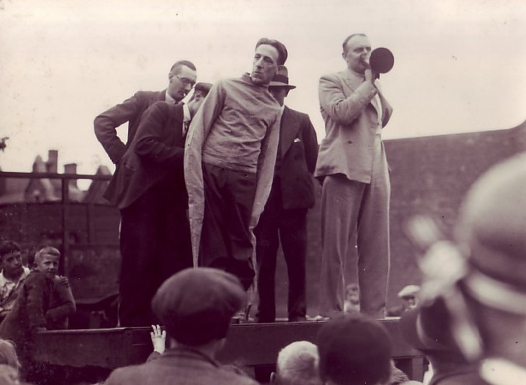 Film of George Blake’s upside down strait jacket escape at Northampton in 1933